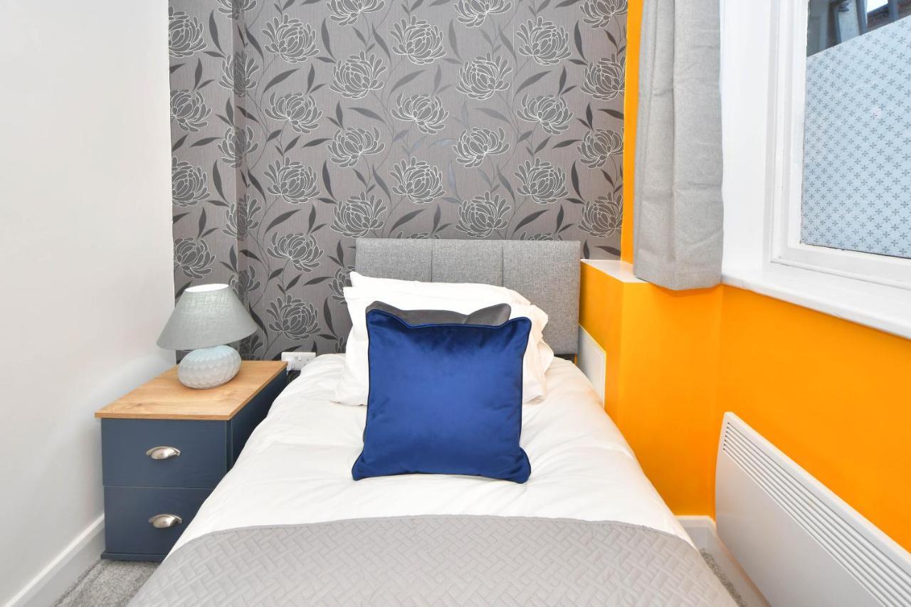 Westport Road Apartment Stoke-on-Trent Екстериор снимка